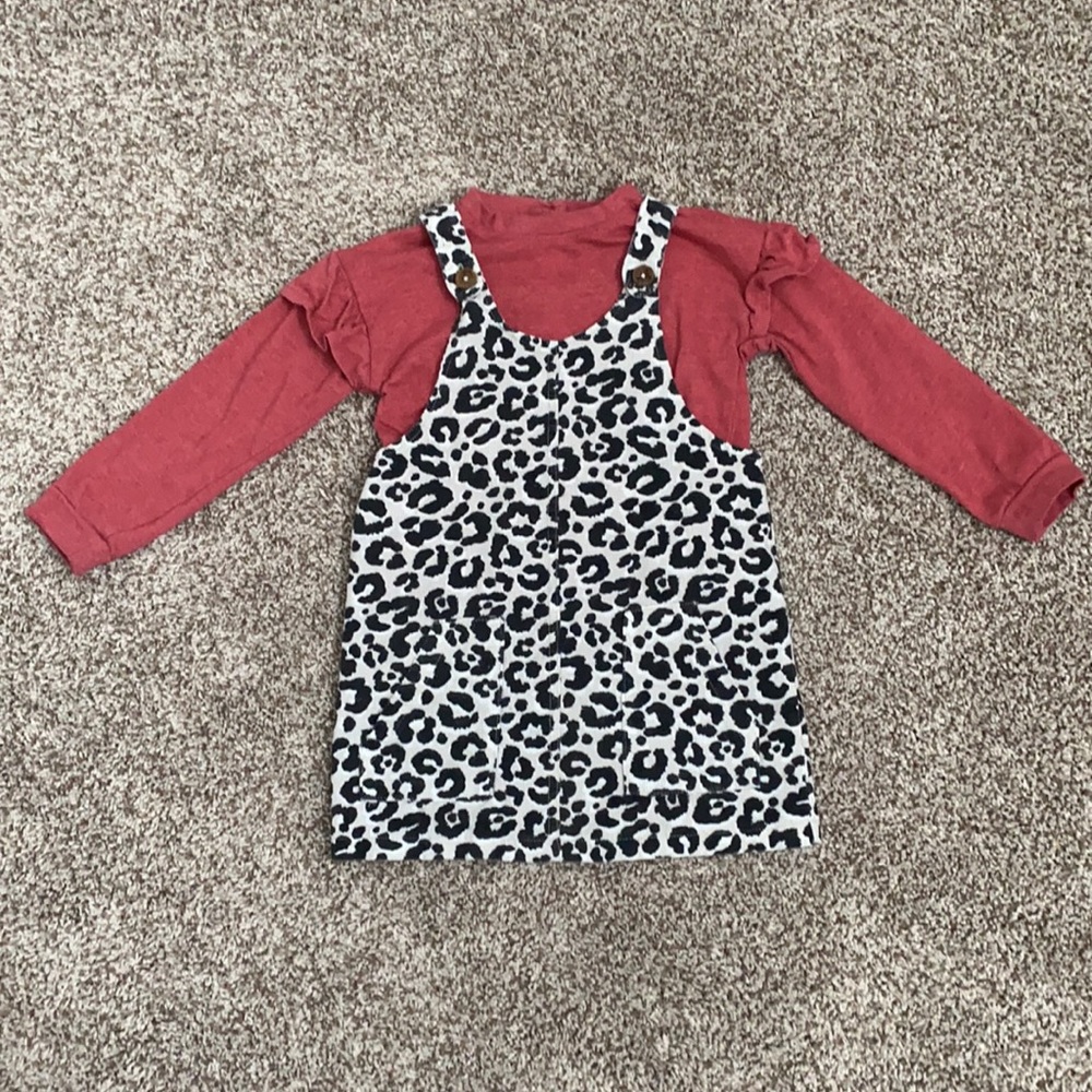 Jessica Simpson Leopard Jumper Outfit